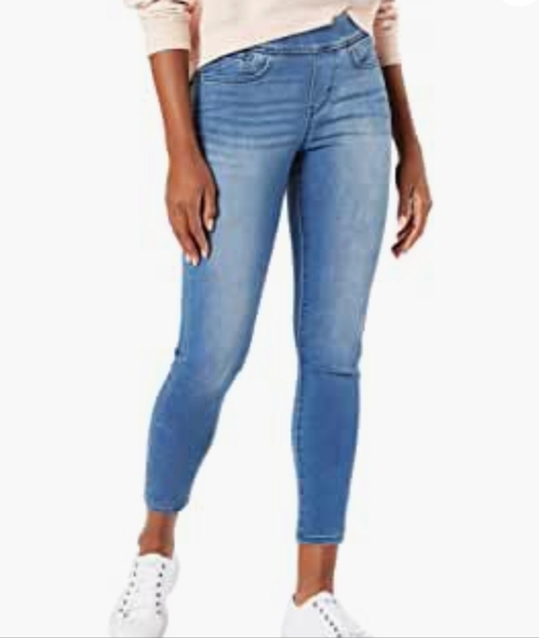 Levi's Perfectly Slimming Pull-On Crop Jeans Womens 12 Blue Mid Rise - Picture 1 of 5